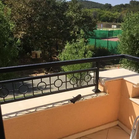 Apartament With Balkony Green Life Apartment