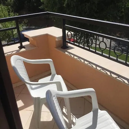Apartament With Balkony Green Life Apartment